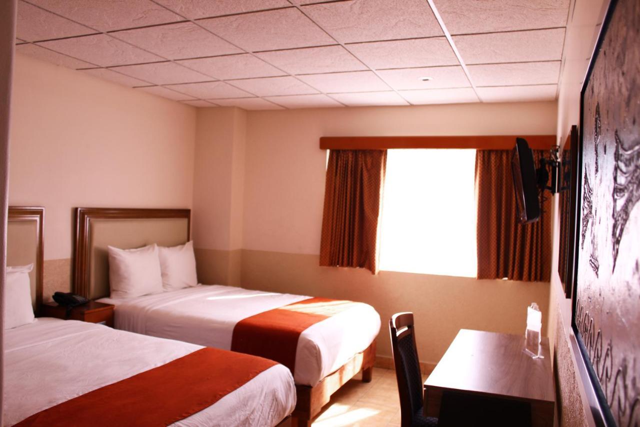 Hotel El Regio Monterrey Esterno foto