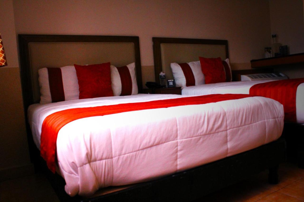 Hotel El Regio Monterrey Esterno foto
